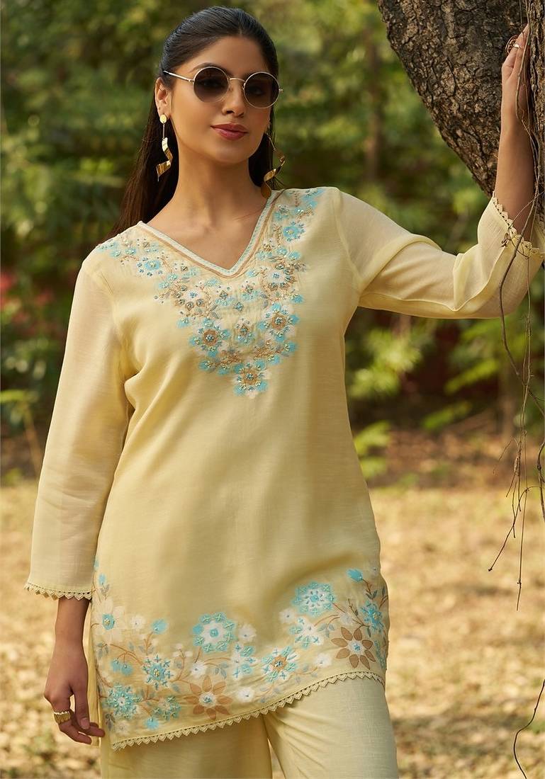 Yellow embroidered viscose jacquard straight kurta set
