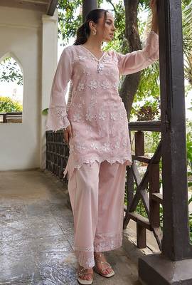 Pink embroidered pure cotton straight kurta set 3