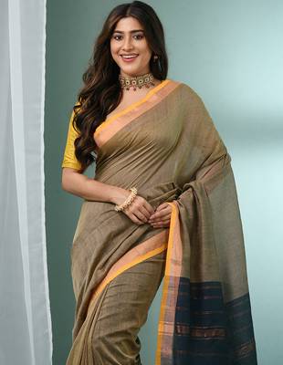 Ecru cotton saree with stripes zari pallu 5