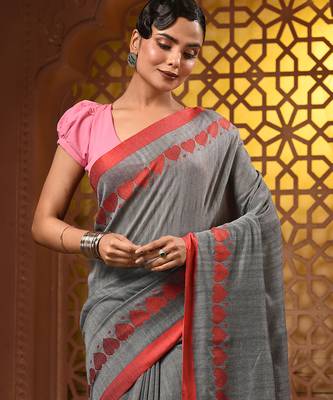 Grey cotton soft saree with woven heart borders 5