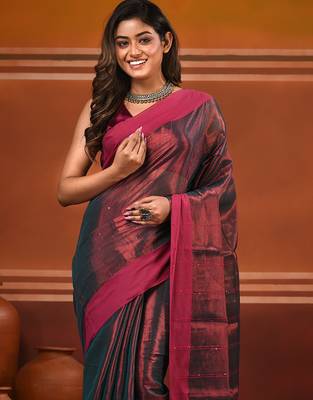 Red and pink dual tone stripe pattern tissue saree with sequin work 5