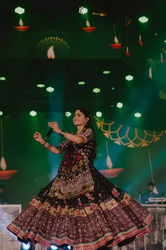 Black Mirror with Dori & Latkan Lahenga Choli Set