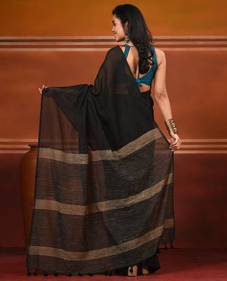 Black cotton soft saree with solid pattern 3