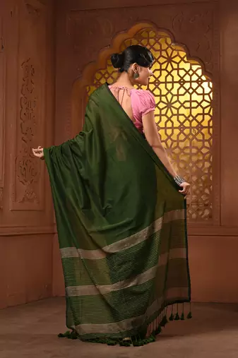 Green cotton soft saree with solid pattern