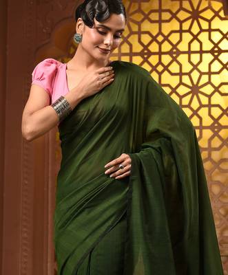 Green cotton soft saree with solid pattern 5