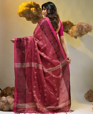 Magenta tissue handwoven soft saree with texture designs 2