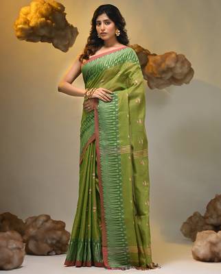 Light green coloured handwoven tissue saree with woven design 3