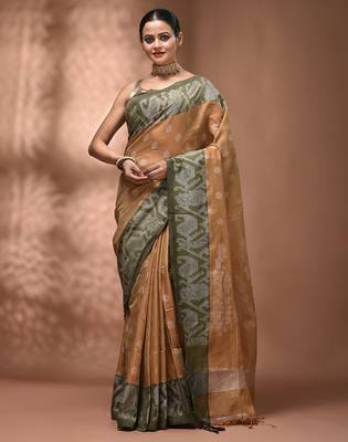 Beige tissue handwoven saree with jamdani borders 1
