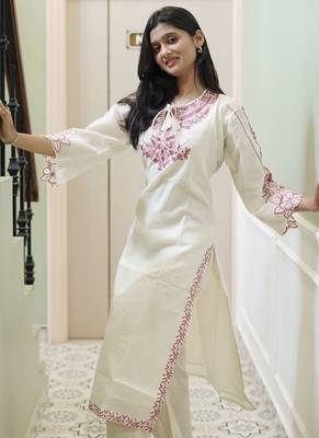 Ivory Cotton Kurta Set with Intricate Magenta Floral Embroidery 3-Piece Set 4