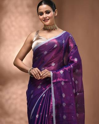Purple texture motifs tissue saree with stripes pallu 5