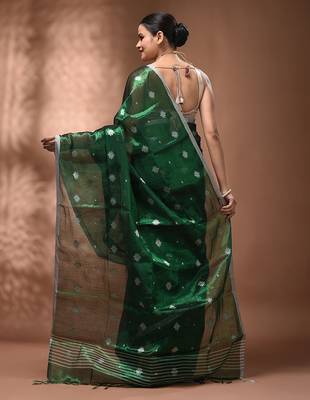 Green texture motifs tissue saree with stripes pallu 2
