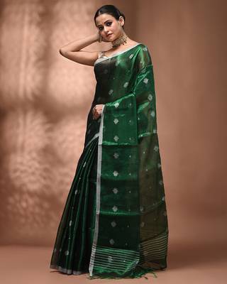 Green texture motifs tissue saree with stripes pallu 3