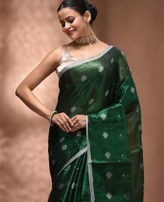 Green texture motifs tissue saree with stripes pallu 5