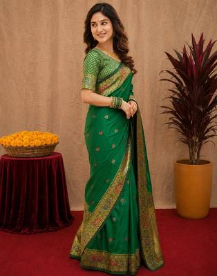 Green soft silk blend banarasi jacuard work pethani saree with unstitched blouse piece 2