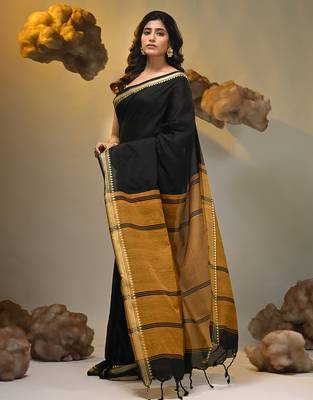 Black cotton handspun soft saree with texture borders 3