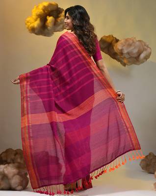 Magenta cotton soft saree with stripe pattern 2