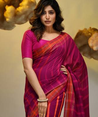 Magenta cotton soft saree with stripe pattern 5