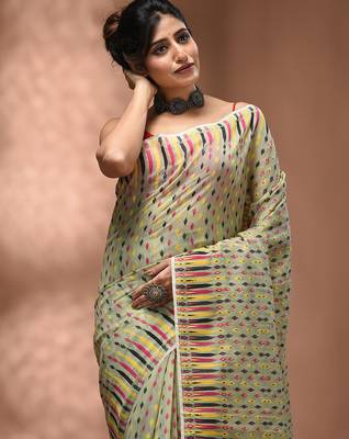 Pidtachio green silk cotton handwoven soft jamdani saree 4