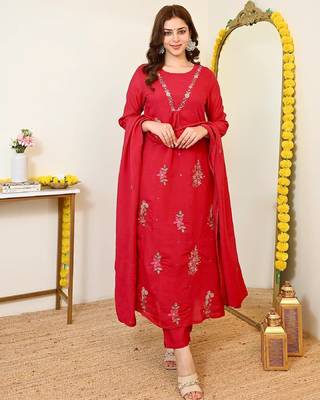 Women's red chanderi embroidered straight kurta set with dupatta and pant 1