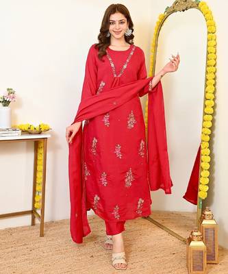 Women's red chanderi embroidered straight kurta set with dupatta and pant 4