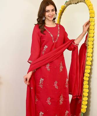 Women's red chanderi embroidered straight kurta set with dupatta and pant 5