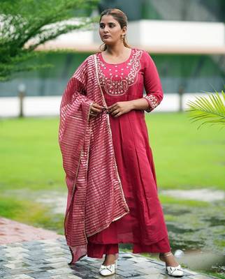 Heavy embroidered peacock red pleated kurta set with silk dupatta & pant pair 1