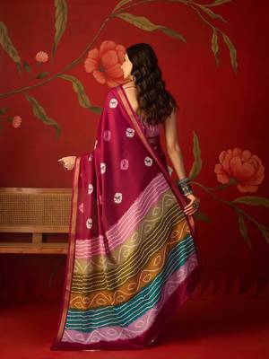 Magenta silk cotton bandhni printed saree with unstitched blouse piece. 4