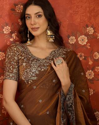Brown tissue satin embroidered saree with unstitched blouse piece. 5