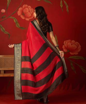 Red silk cotton zari saree with unstitched blouse piece. 3