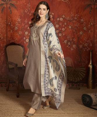 Elegant grey roman handwork kurti pant set with muslin print dupatta 3