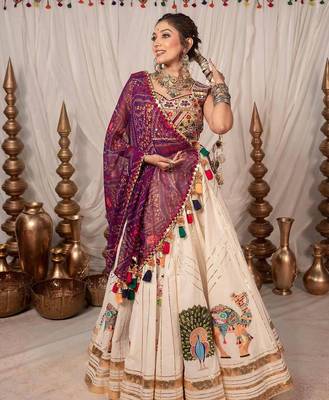 Peach Navratri Embroidery Chaniya Choli 1