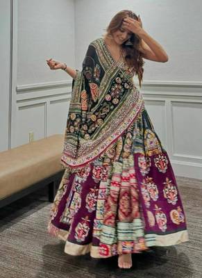 Wine Navratri Special Mirror Work Chaniya Choli 1