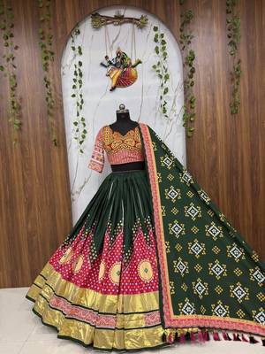 Green Navratri Mirror Work Chaniya Choli 2