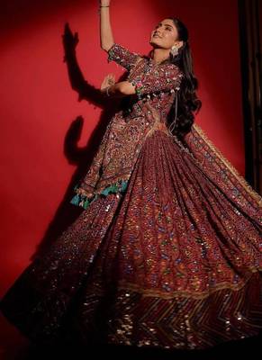 Wine Navratri Special Mirror Work Chaniya Choli 2