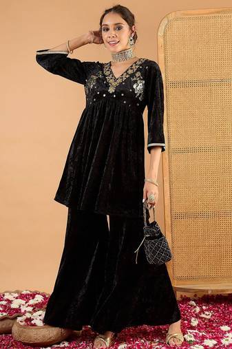 Women Ethnic Motifs Embroidered Tiered Mirror Work Kurti with Palazzos