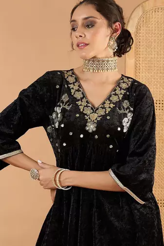 Women Ethnic Motifs Embroidered Tiered Mirror Work Kurti with Palazzos