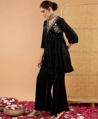 Women Ethnic Motifs Embroidered Tiered Mirror Work Kurti with Palazzos 4