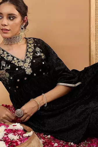 Women Ethnic Motifs Embroidered Tiered Mirror Work Kurti with Palazzos