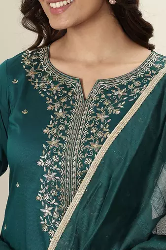 Floral Embroidered Notch Neck Sequinned Straight Kurta With Trousers & Dupatta
