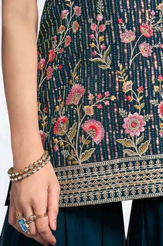 Women Floral Embroidered Regular Thread Work Kurta with Sharara & With Dupatta