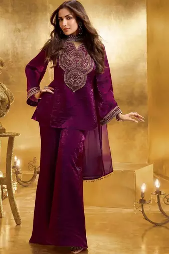 Women Floral Zari Embroidered Yoke Design Crushed Organza Kurta Set with Dupatta