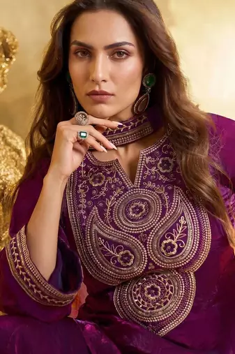 Women Floral Zari Embroidered Yoke Design Crushed Organza Kurta Set with Dupatta