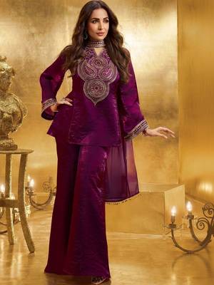 Women Floral Zari Embroidered Yoke Design Crushed Organza Kurta Set with Dupatta 5