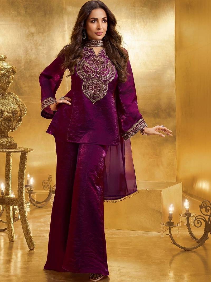 Women Floral Zari Embroidered Yoke Design Crushed Organza Kurta Set with Dupatta