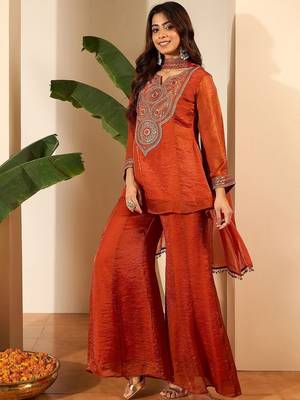 Women Floral Zari Embroidered Yoke Design Kurta Set with Dupatta 3