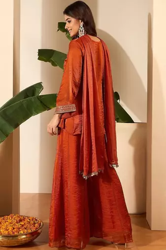 Women Floral Zari Embroidered Yoke Design Kurta Set with Dupatta