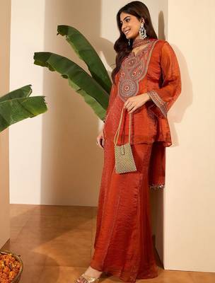 Women Floral Zari Embroidered Yoke Design Kurta Set with Dupatta 5