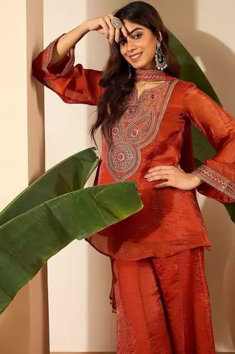 Women Floral Zari Embroidered Yoke Design Kurta Set with Dupatta