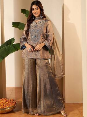 Women Floral Zari Embroidered Yoke Design Kurta Set with Dupatta 1
