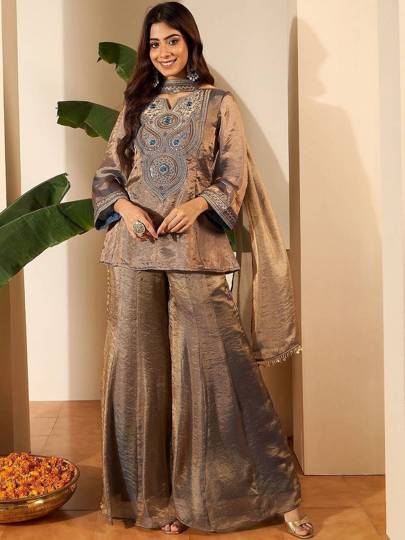 Women Floral Zari Embroidered Yoke Design Kurta Set with Dupatta